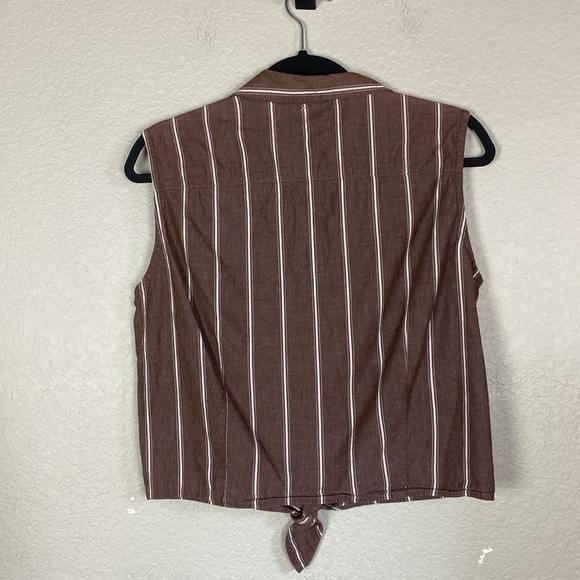 Vintage Chico’s striped sleeveless tie front top - Picture 5 of 5